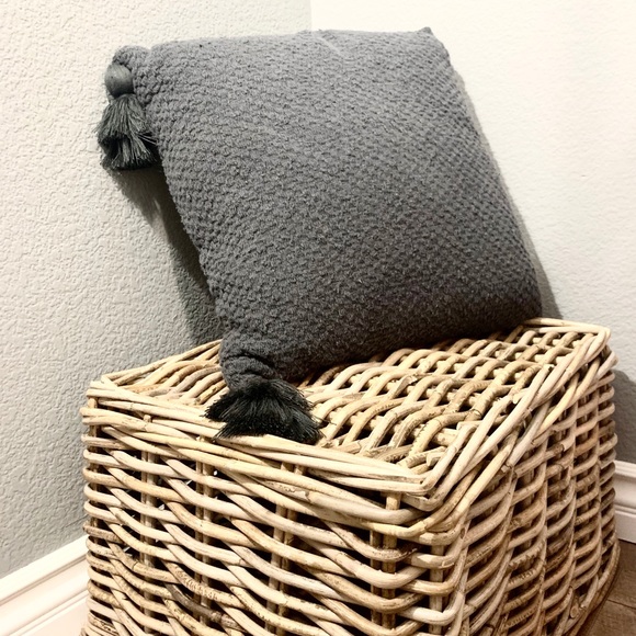 18" x 18" Throw Pillow Hearth & Hand - Picture 3 of 3